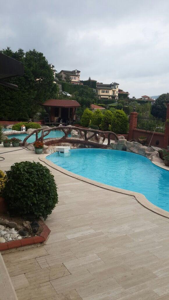 Fimlere setlere kiralık havuz , salon , mutfak